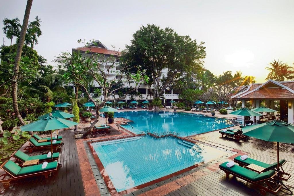 Garden swimming pool at Anantara Riverside Bangkok Resort