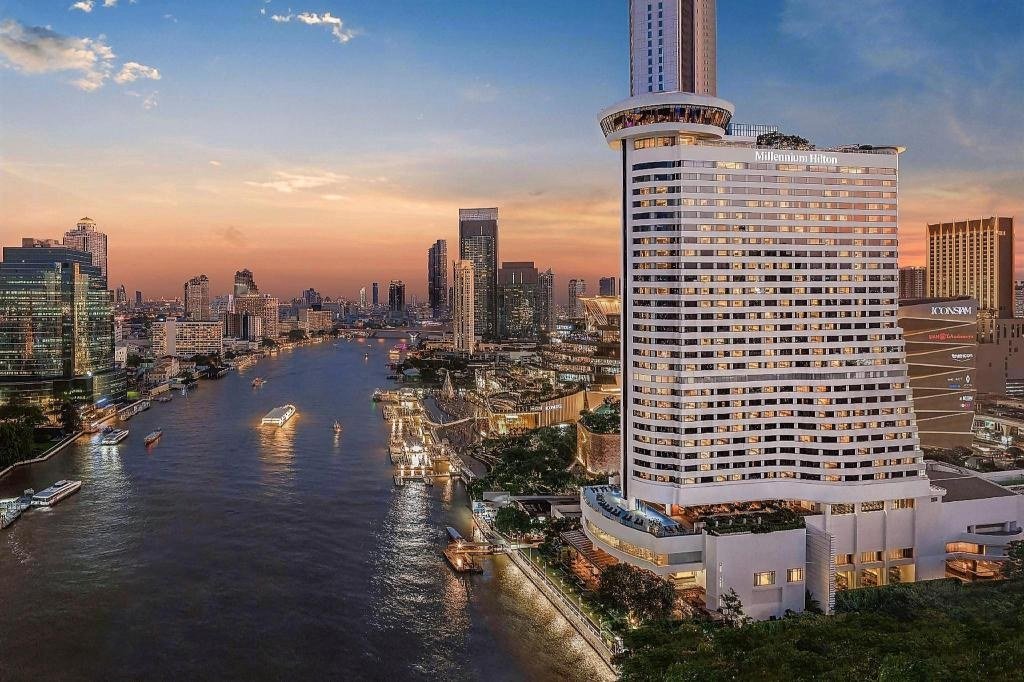 Riverfront hotel tower at Millennium Hilton Bangkok