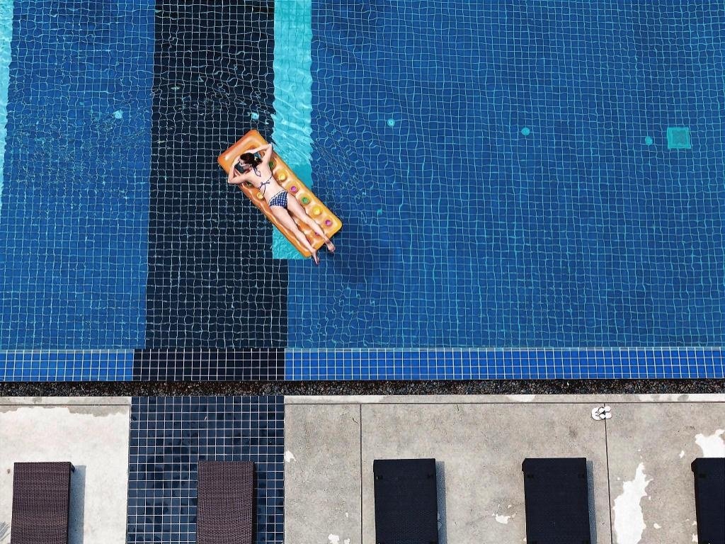 Overhead view of swimming pool at Royal Princess Larn Luang Hotel