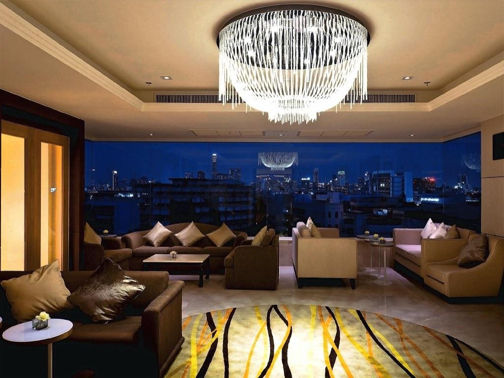 Bar with city views at Royal Princess Larn Luang Hotel