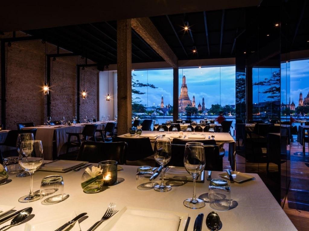 Dining room with river outlook at sala rattanakosin Bangkok