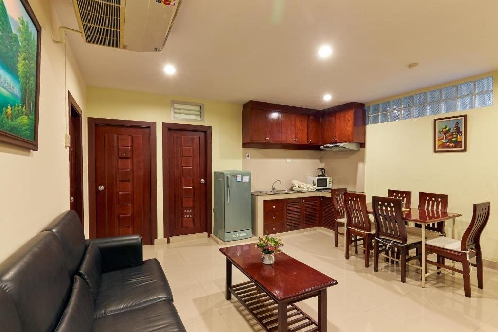 Studio kitchen and dining area at Sivalai Place Bangkok