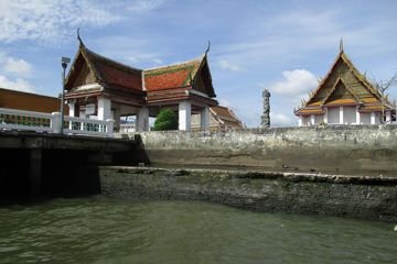 Riverside buildings of Wat Kalayanamit