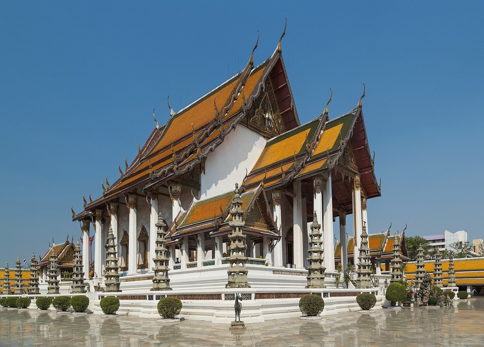 Ordination hall at Wat Suthat