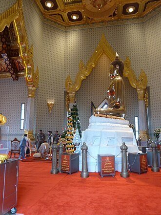 Golden Buddha image at Wat Traimit